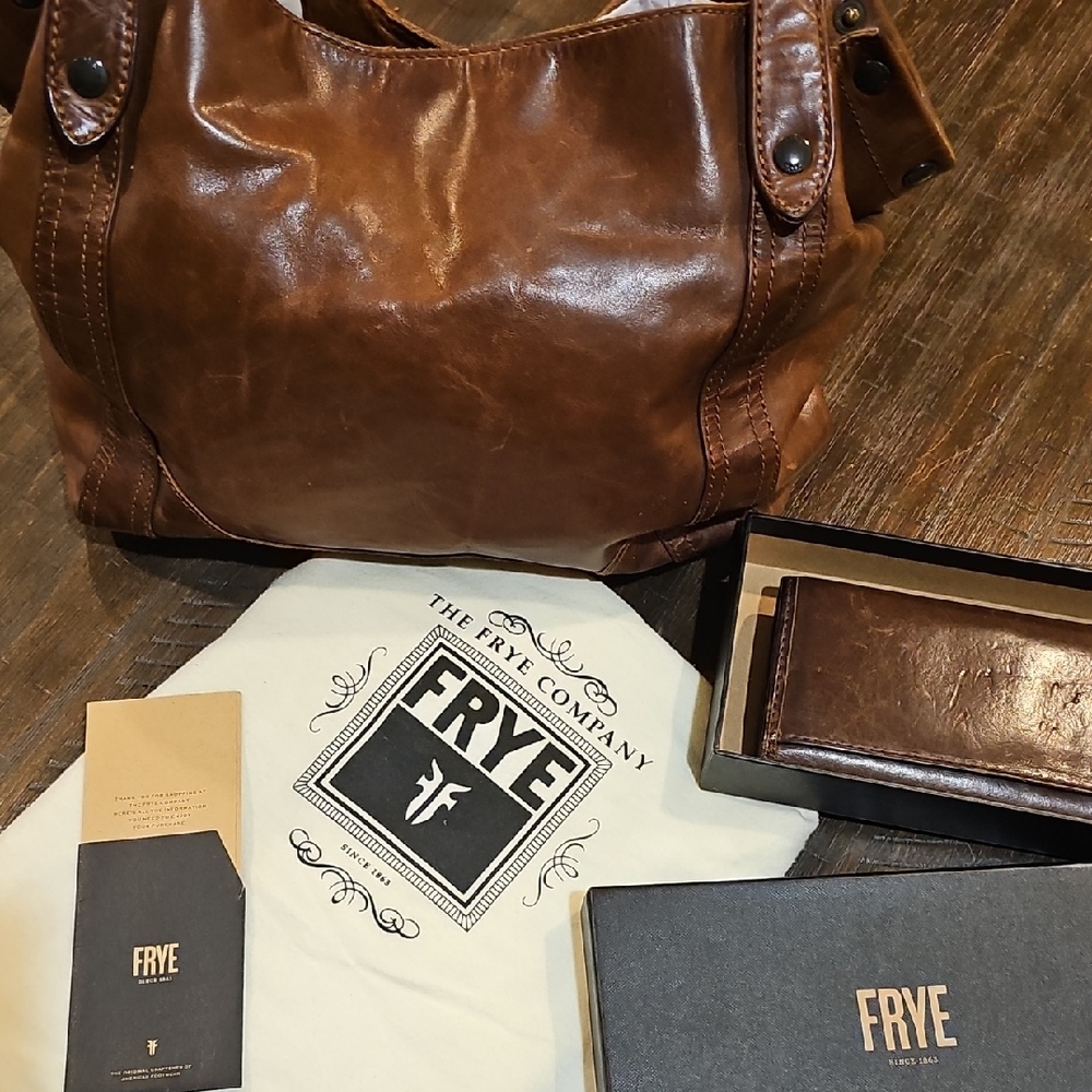 Frye Chestnut Leather Womens Bag With A large Wallet!
